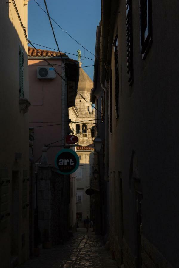 Apartment Old Town Mariolina Krk Town Exterior photo